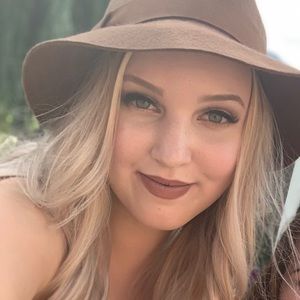 Meet your Posher, Victoria